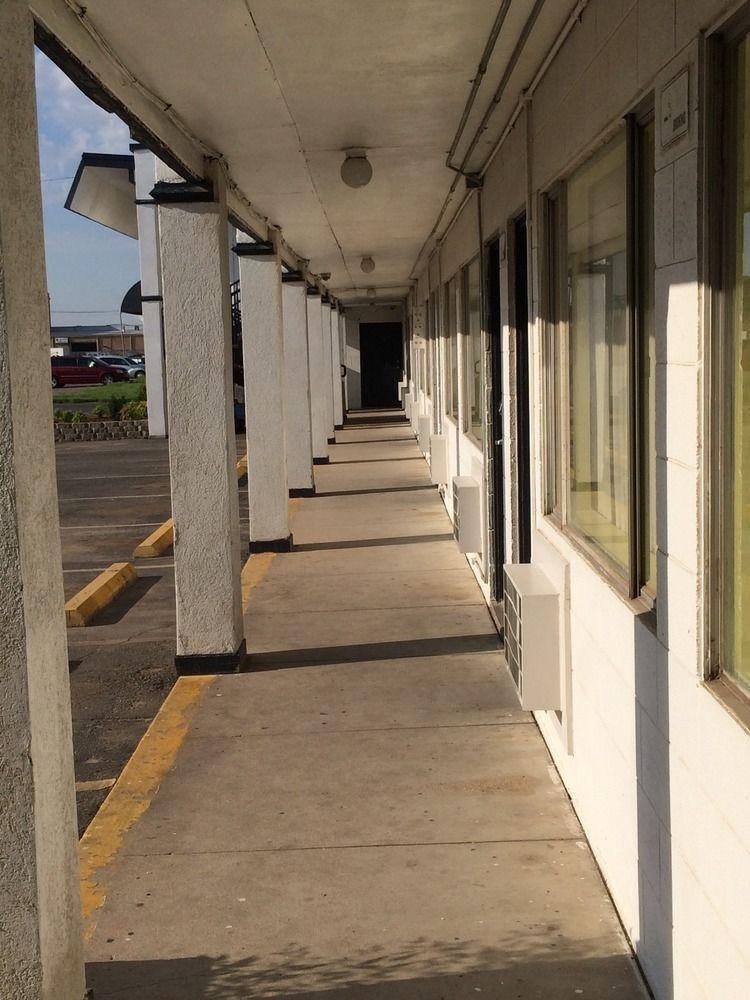 Hutchinson Inn Exterior foto